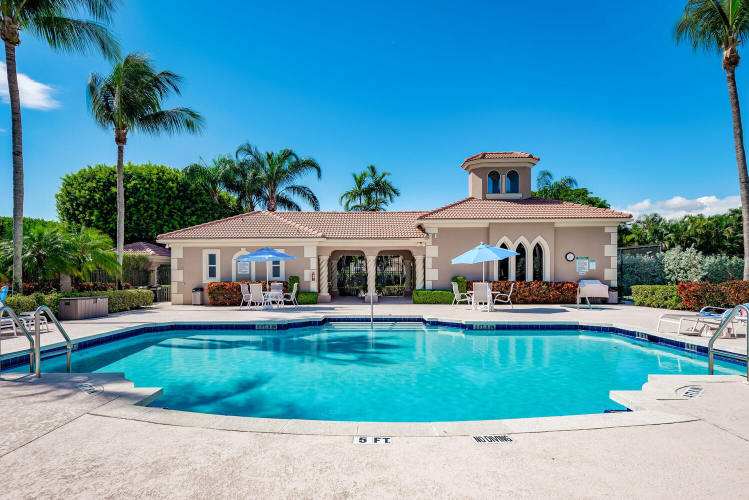 16055 Sims Road, Unit 102 Delray Beach, FL 33484 - Photo 31 of 60 Outdoor Community Pool
