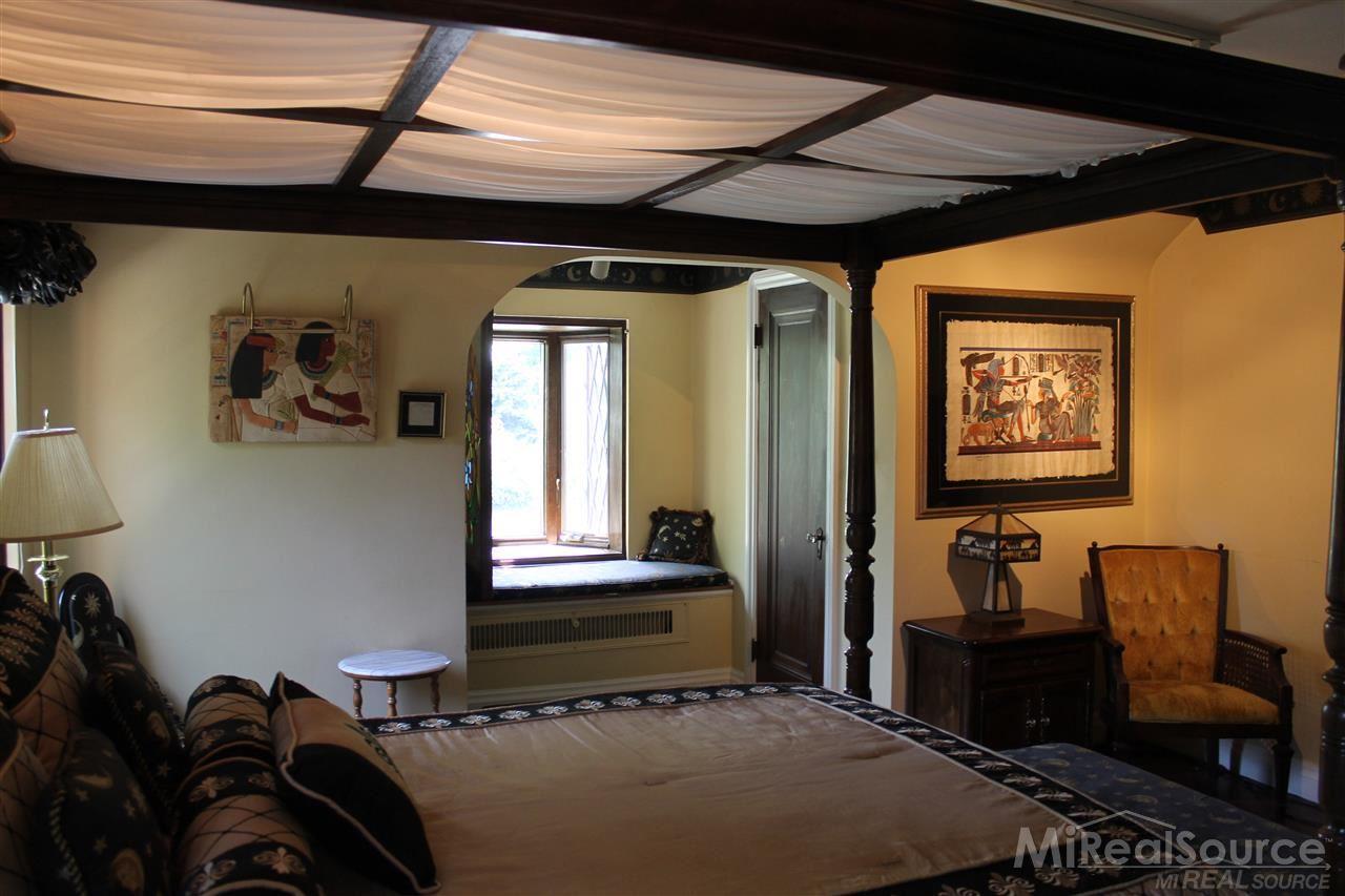 758 Barrington Road Grosse Pointe, MI 48230 - Photo 19 of 30 31299264-18.JPG