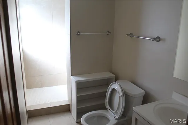 $179,000 | 8910 Shawnee Lane, St. Louis, MO 63114