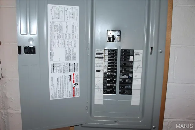 $179,000 | 8910 Shawnee Lane, St. Louis, MO 63114