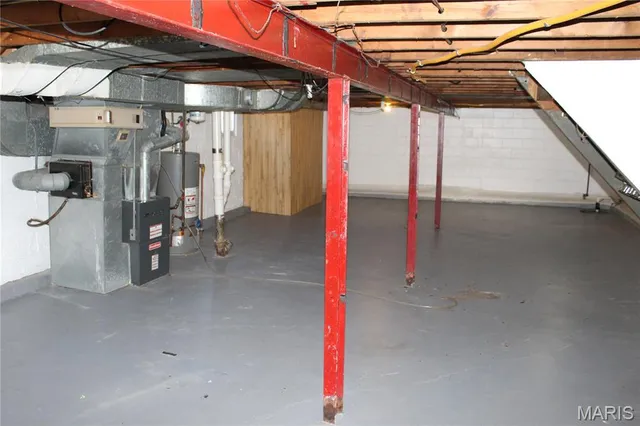 $179,000 | 8910 Shawnee Lane, St. Louis, MO 63114