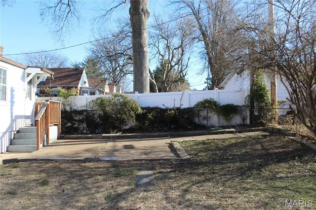 $179,000 | 8910 Shawnee Lane, St. Louis, MO 63114