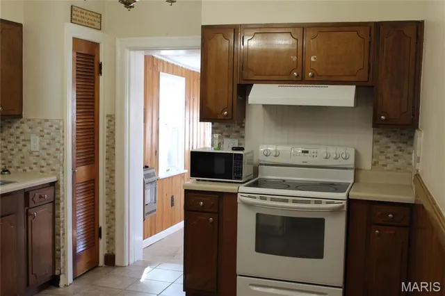 $179,000 | 8910 Shawnee Lane, St. Louis, MO 63114