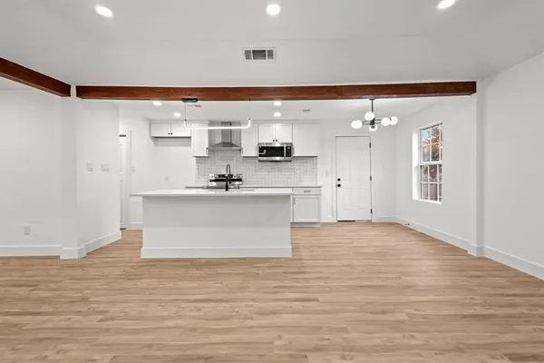 $2,490 | 6000 Cool Springs Drive, Arlington, TX 76001