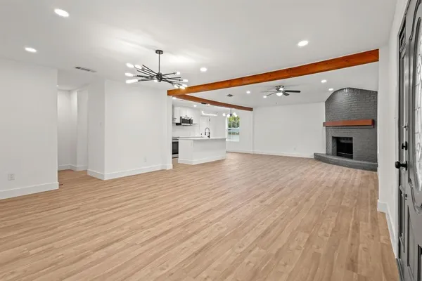 $2,490 | 6000 Cool Springs Drive, Arlington, TX 76001