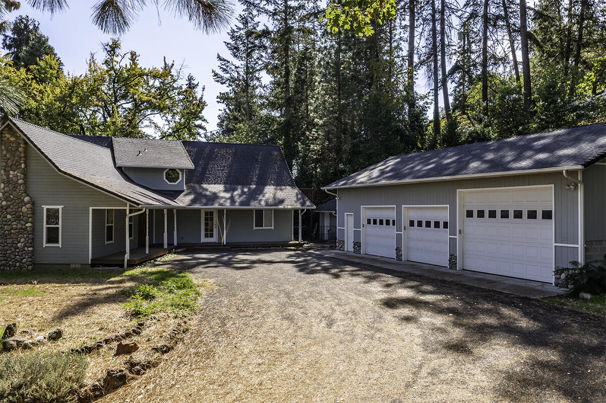 3541 Old Stage Road Central Point, OR 97502 - Photo 29 of 33 33