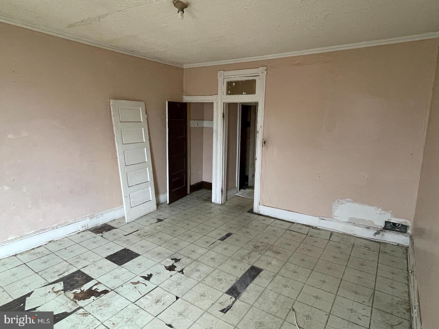 2033 Robb Street Baltimore, MD 21218 - Photo 11 of 15