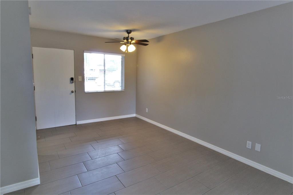 3001 Bee Ridge Road, Unit 113 Sarasota, FL 34239 - Photo 3 of 18