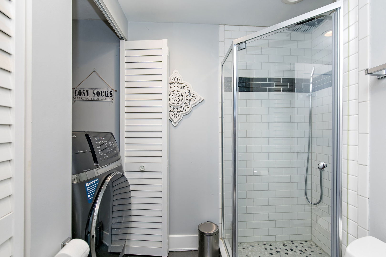 1014 Vine Street Streamwood, IL 60107 - Photo 17 of 23 a bathroom with a shower and a mirror