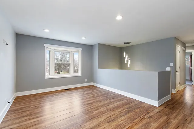 $360,000 | 1014 Vine Street, Streamwood, IL 60107