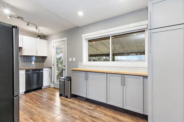 $360,000 | 1014 Vine Street, Streamwood, IL 60107