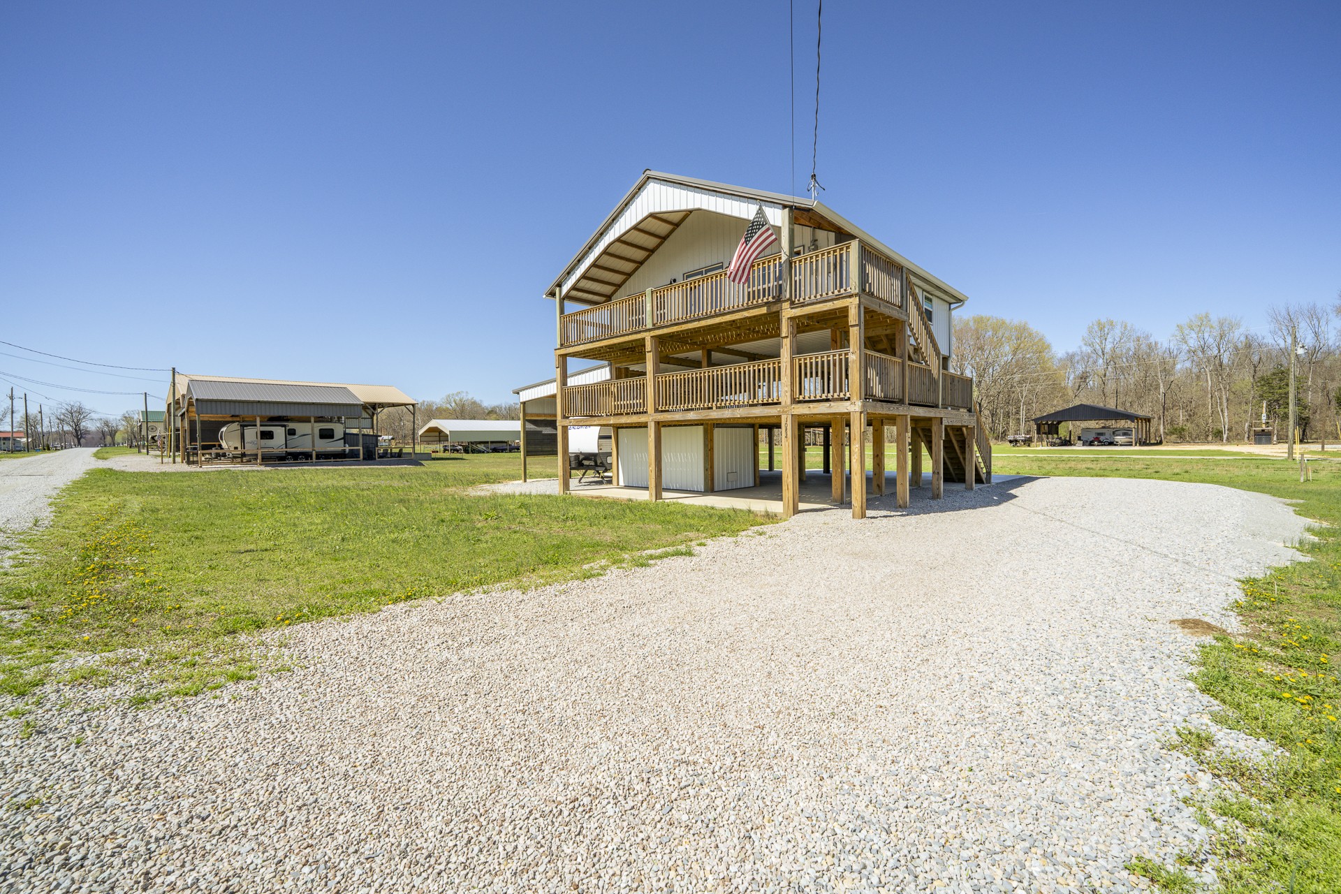 1082 WC PICKETT Road Clifton, TN 38425 - Photo 6 of 75