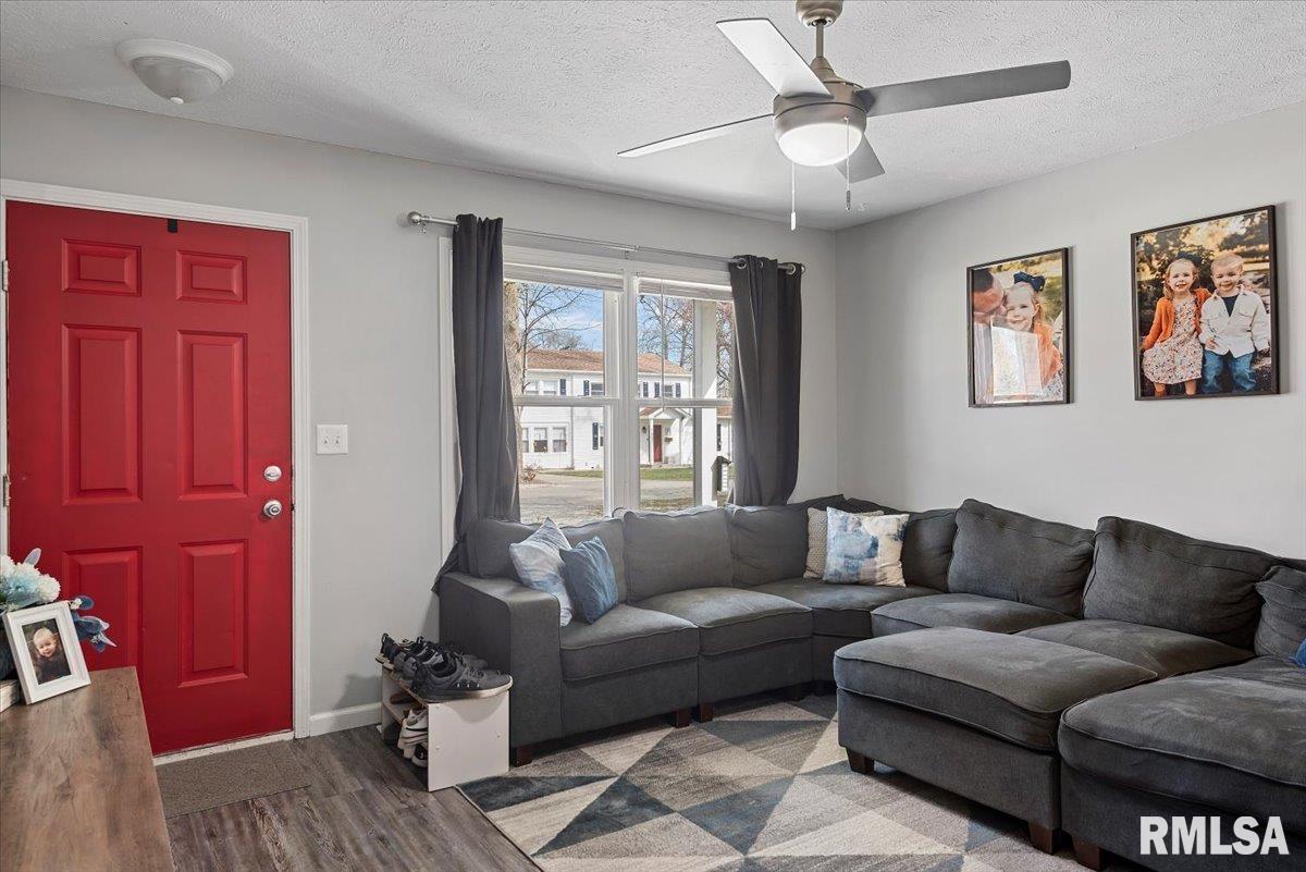 1564 Reed Avenue Springfield, IL 62704 - Photo 5 of 23 Gallery Image 5