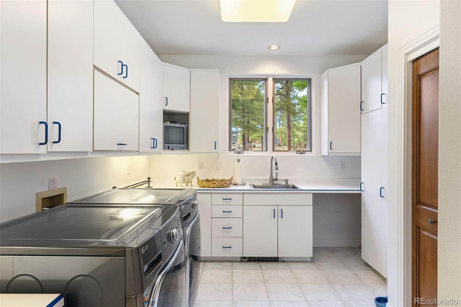 29491 Camelback Lane Evergreen, CO 80439 - Photo 23 of 49