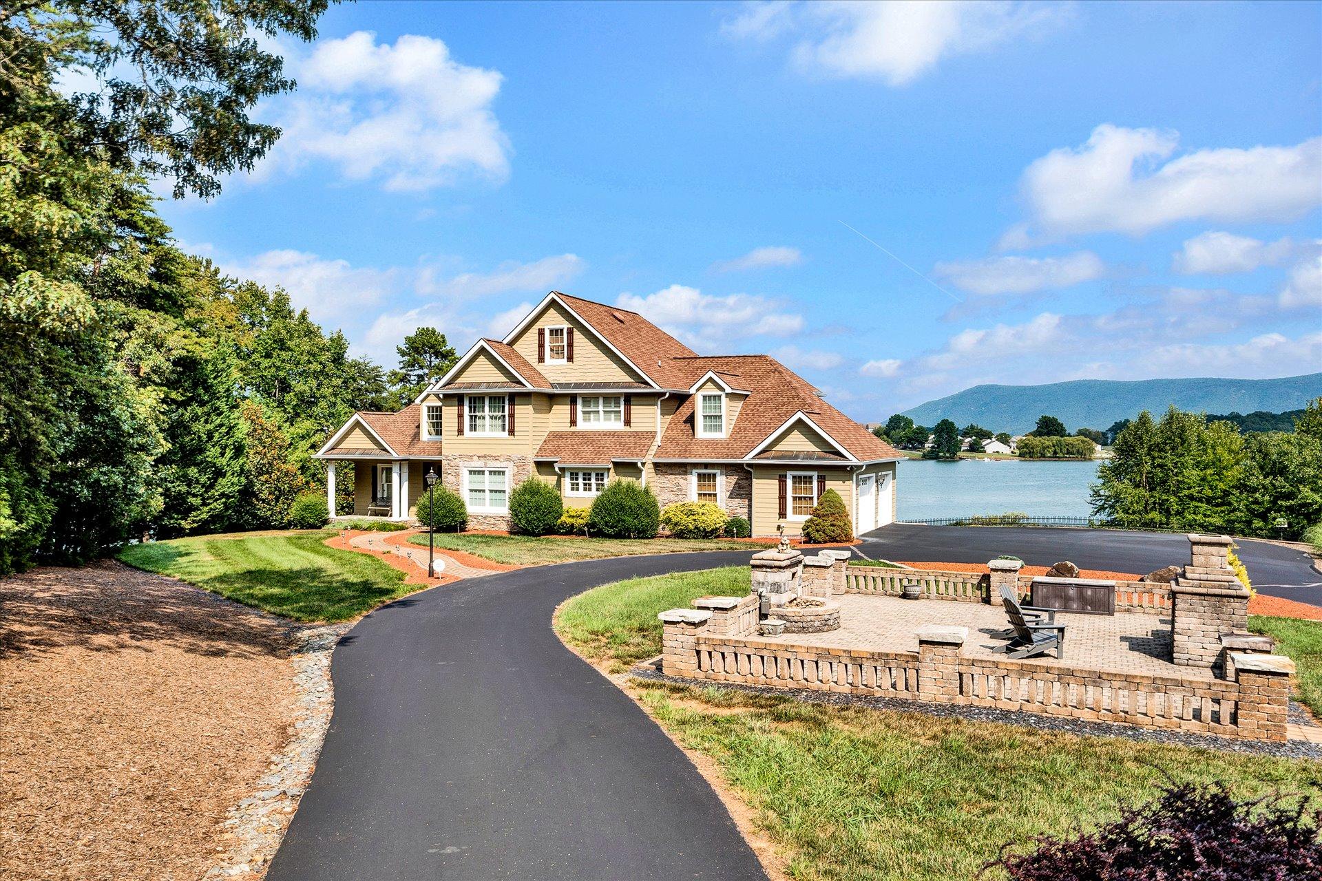 127 Tranquility Road Moneta, VA 24121 - Photo 2 of 61 Front View
