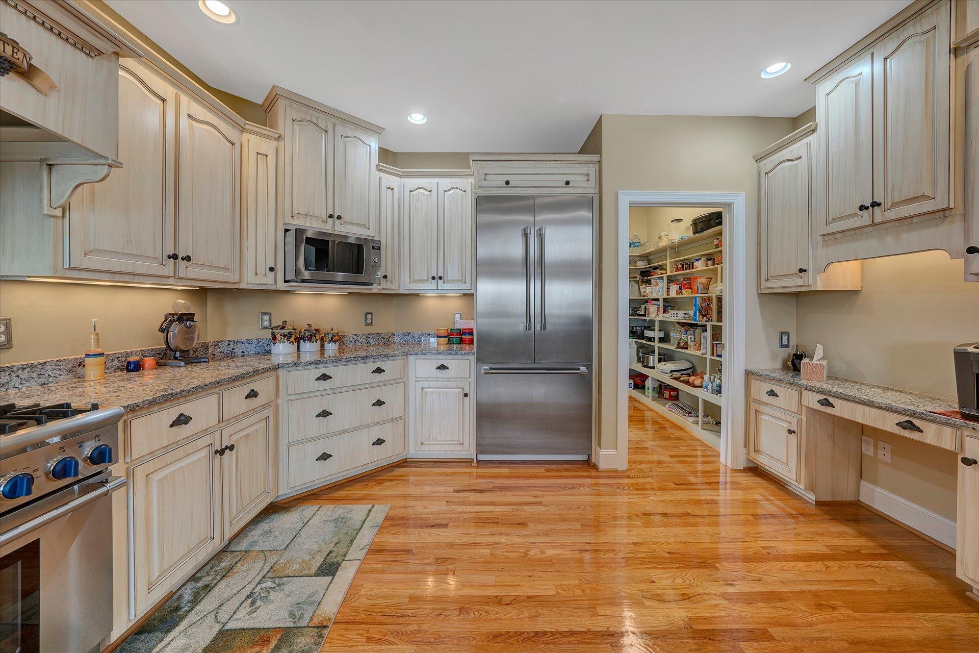 127 Tranquility Road Moneta, VA 24121 - Photo 18 of 61 Kitchen