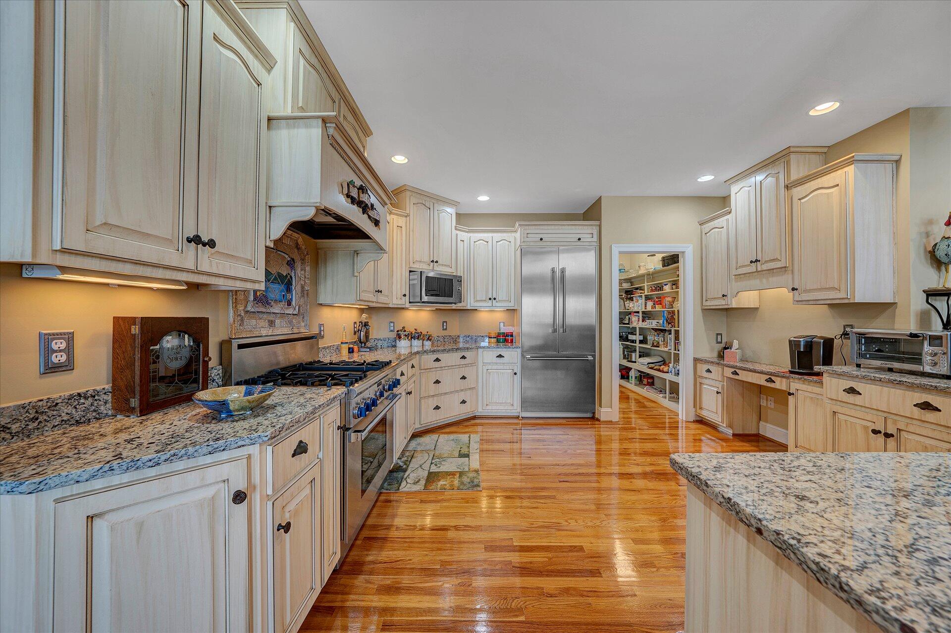 127 Tranquility Road Moneta, VA 24121 - Photo 19 of 61 Kitchen