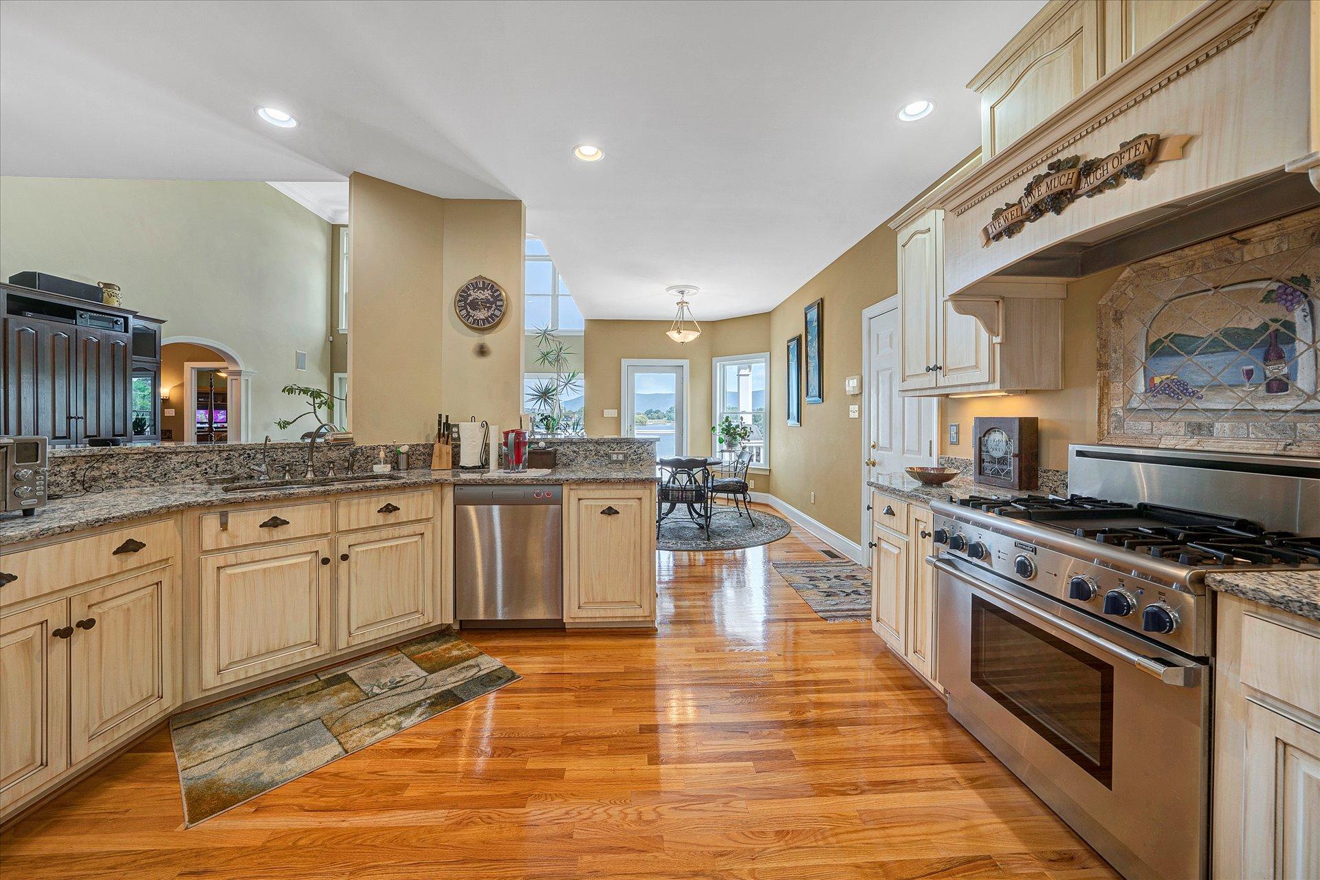 127 Tranquility Road Moneta, VA 24121 - Photo 20 of 61 Kitchen
