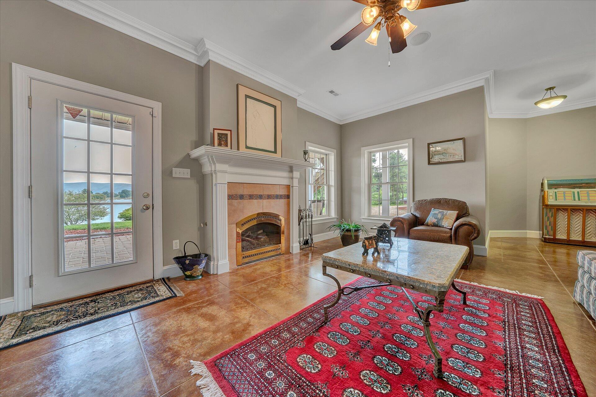 127 Tranquility Road Moneta, VA 24121 - Photo 34 of 61 Family Room