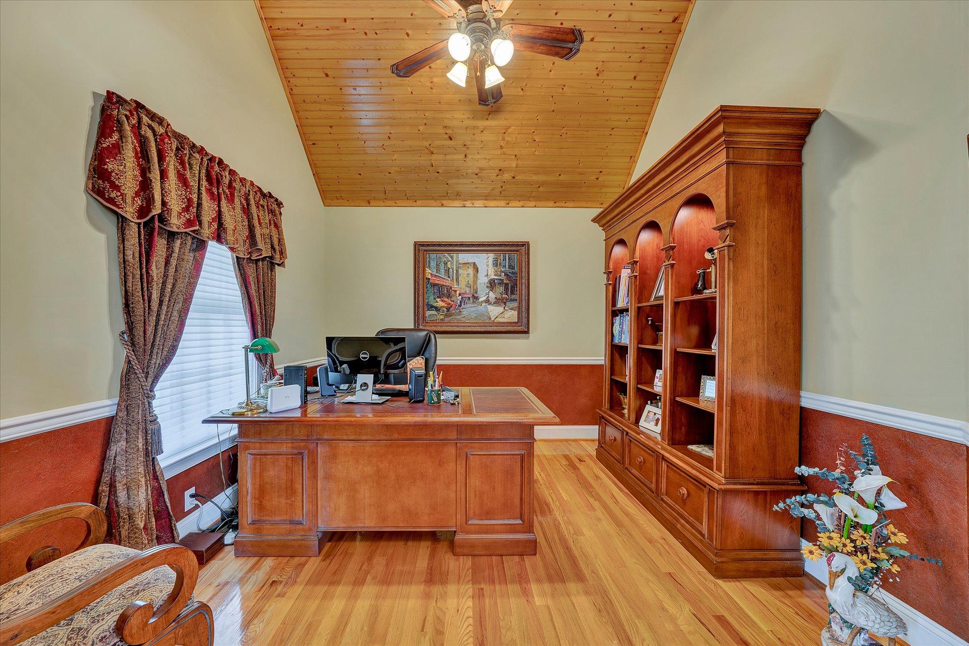 127 Tranquility Road Moneta, VA 24121 - Photo 7 of 61 Office