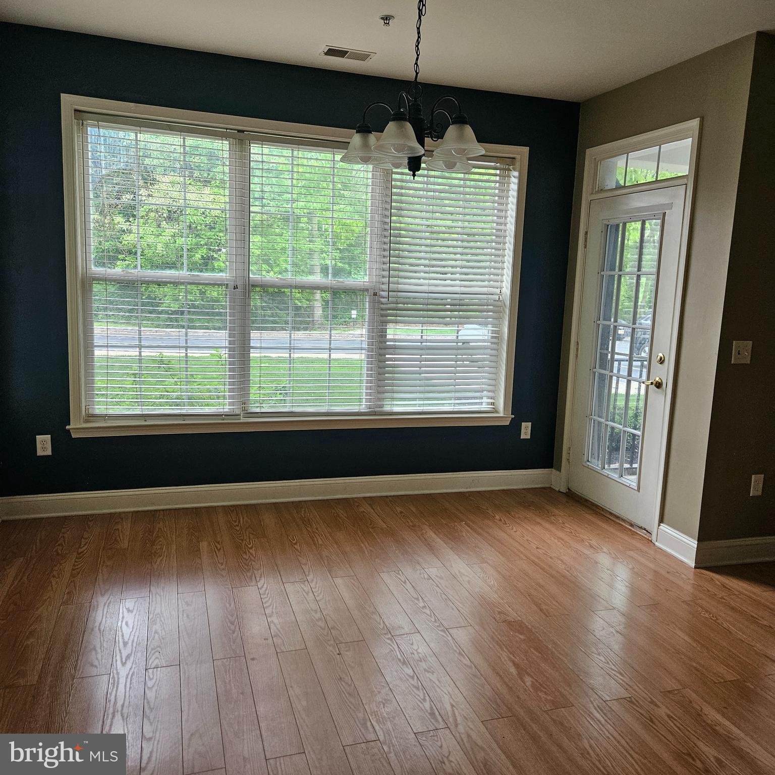 74 Kyle Way Trenton, NJ 08628 - Photo 11 of 31 Dining Area