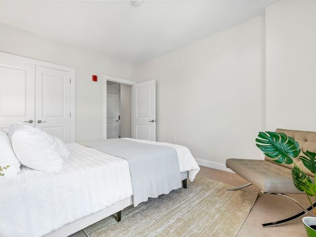 $865,000 | 1501 Commonwealth Avenue, Unit 203, Boston, MA 02135