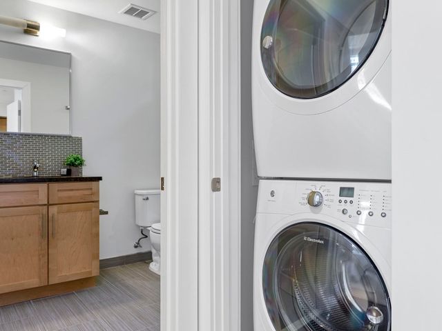 $865,000 | 1501 Commonwealth Avenue, Unit 203, Boston, MA 02135