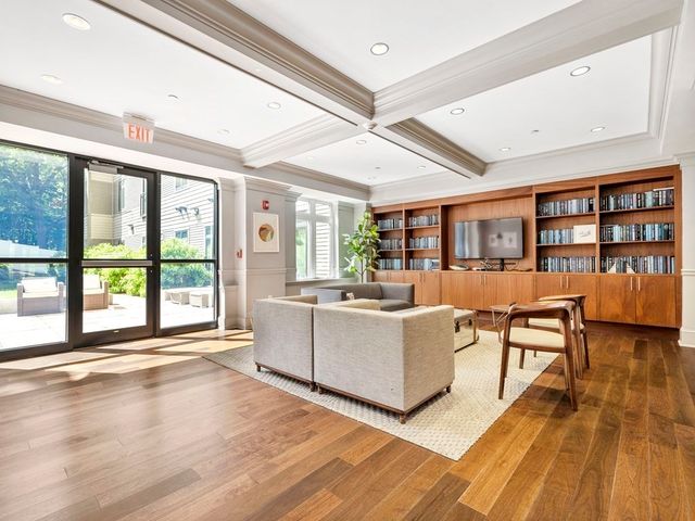 $865,000 | 1501 Commonwealth Avenue, Unit 203, Boston, MA 02135