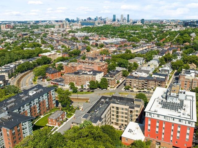 $865,000 | 1501 Commonwealth Avenue, Unit 203, Boston, MA 02135