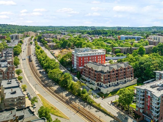 $865,000 | 1501 Commonwealth Avenue, Unit 203, Boston, MA 02135