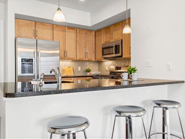 $865,000 | 1501 Commonwealth Avenue, Unit 203, Boston, MA 02135