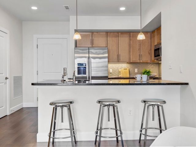 $865,000 | 1501 Commonwealth Avenue, Unit 203, Boston, MA 02135