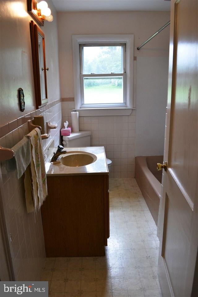 6070 Old Hanover Road Spring Grove, PA 17362 - Photo 14 of 28