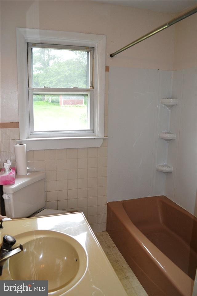 6070 Old Hanover Road Spring Grove, PA 17362 - Photo 15 of 28