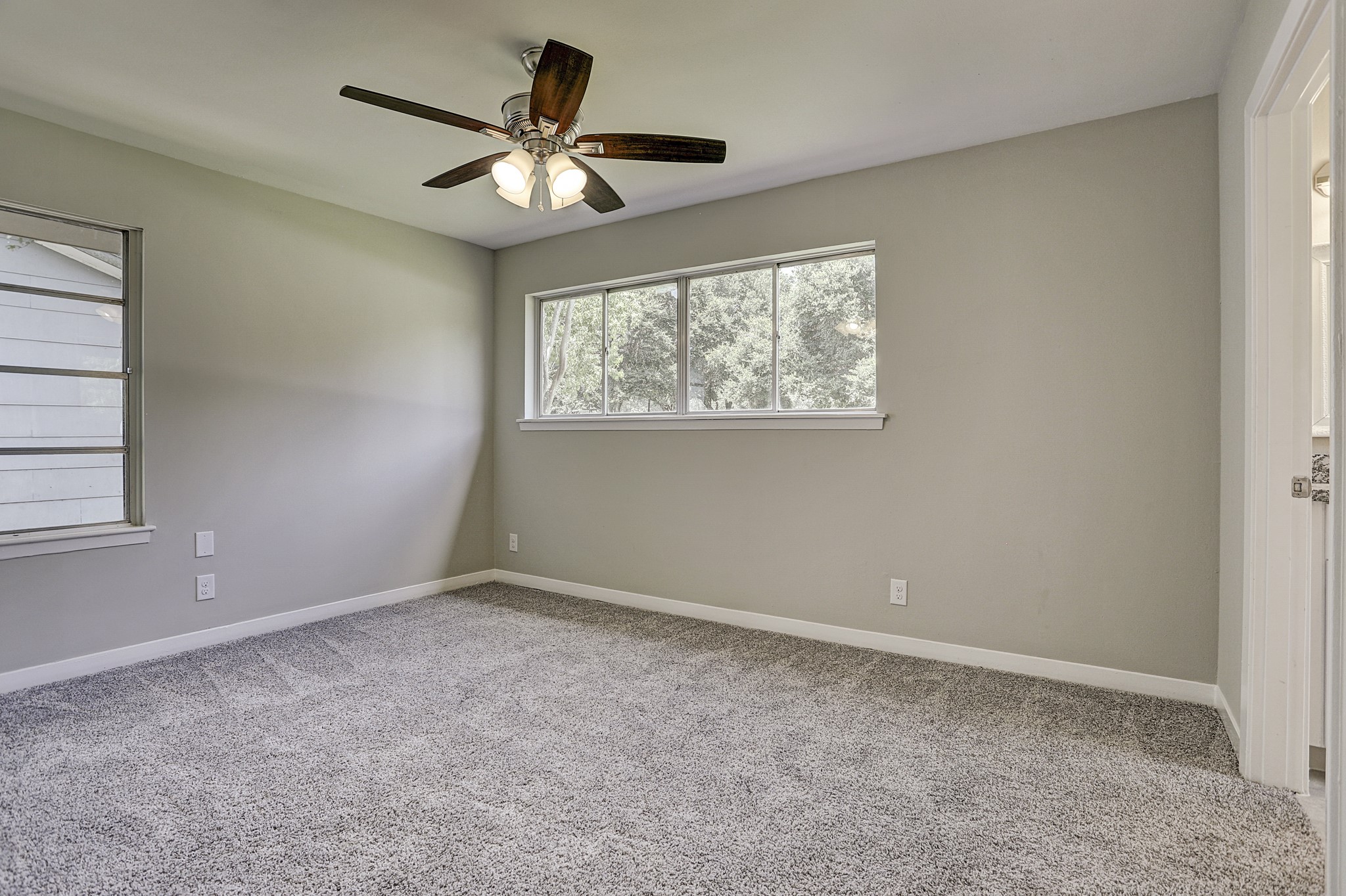 1803 Jones Street Rosenberg, TX 77471 - Photo 8 of 11 a view of an empty room with a window