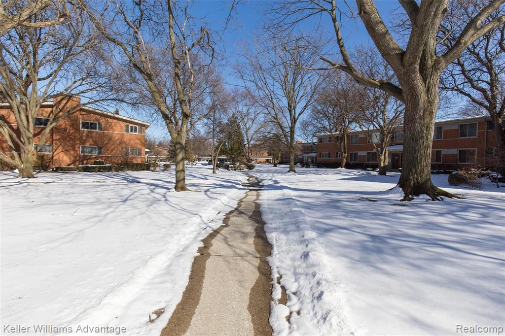 1109 Derby Road, Unit 4 Birmingham, MI 48009 - Photo 15 of 17