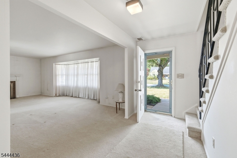 23 Sweetbriar Road Somerset, NJ 08873 - Photo 5 of 49