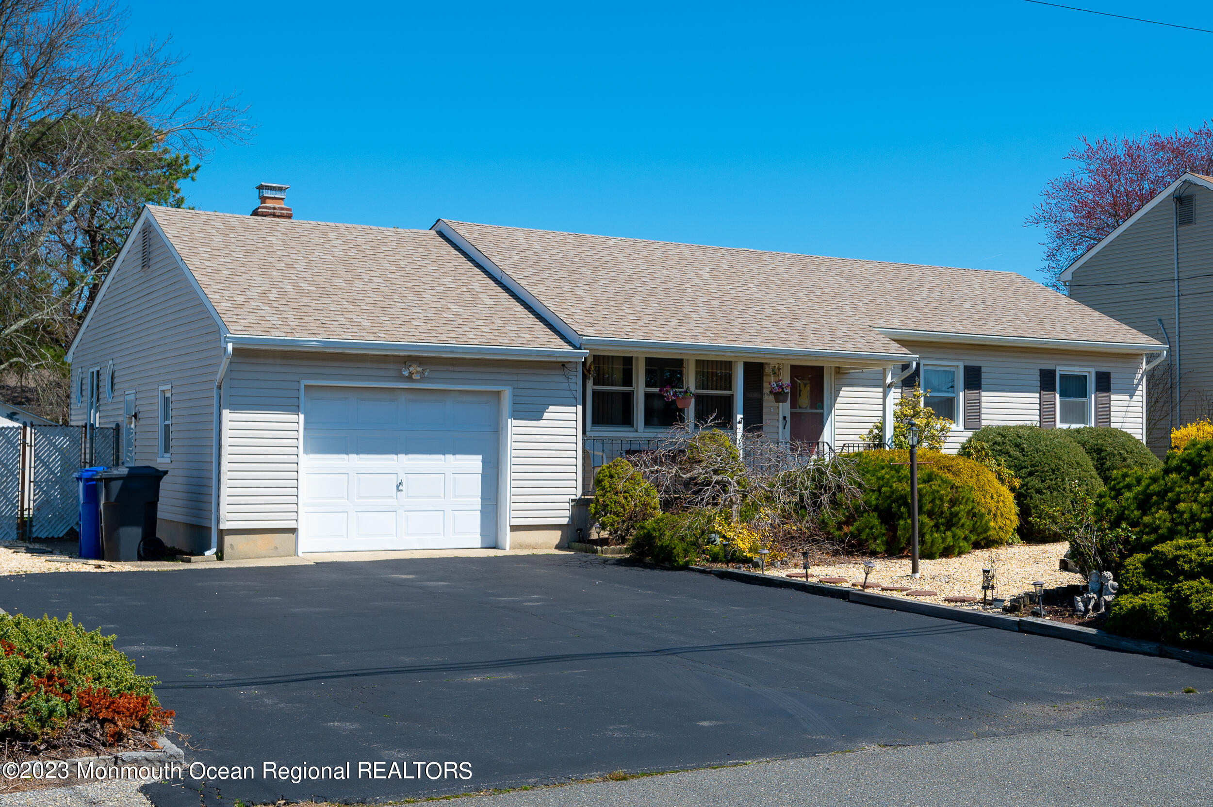 196 Pinewood Road Toms River, NJ 08753 - Photo 1 of 27 Front 6b