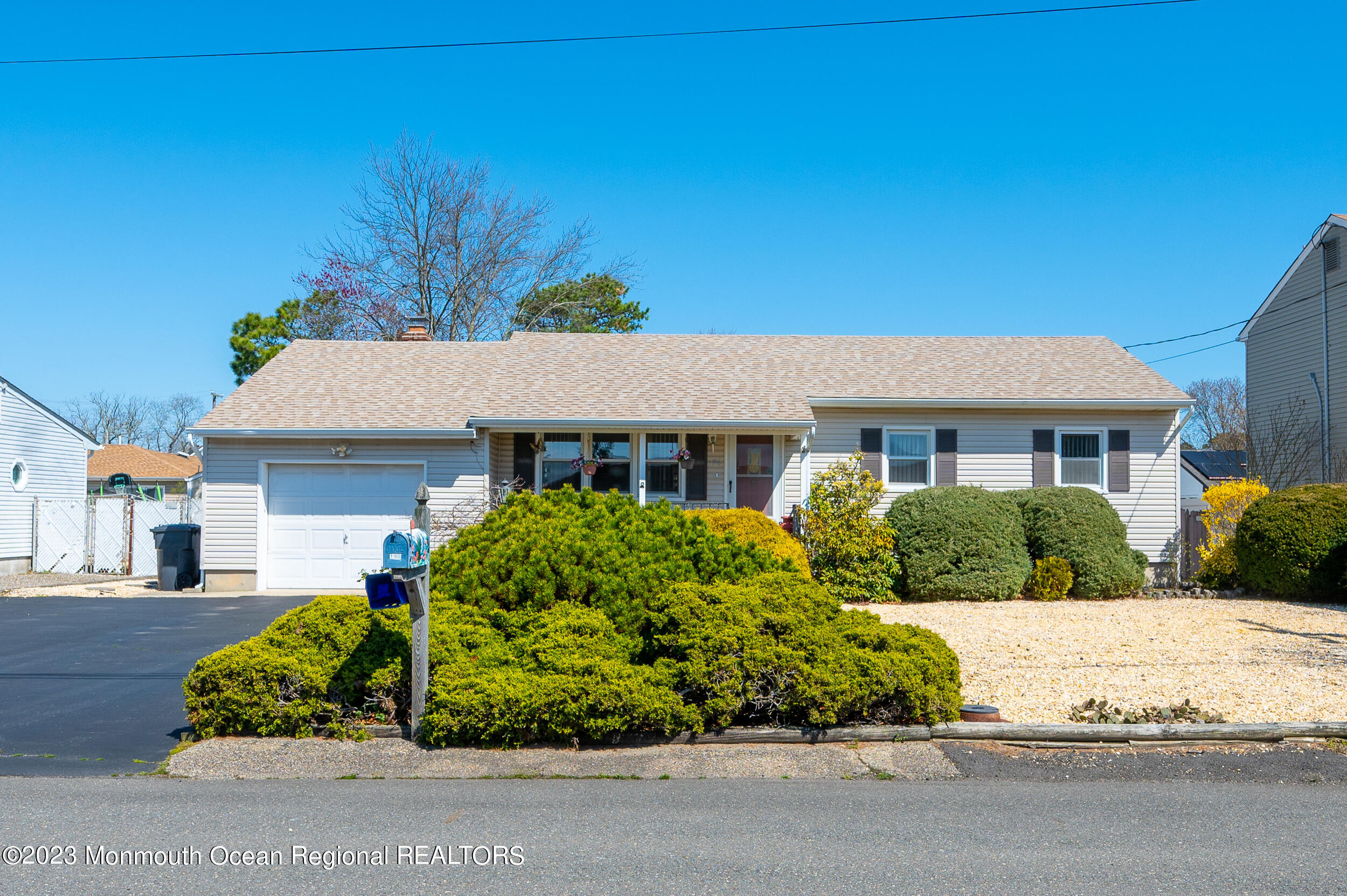 196 Pinewood Road Toms River, NJ 08753 - Photo 24 of 27 Front 5b