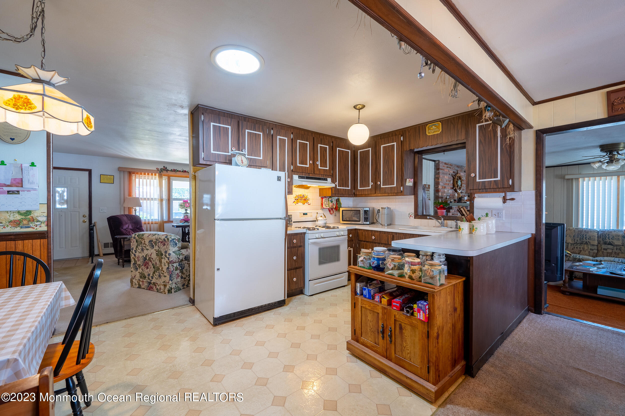 196 Pinewood Road Toms River, NJ 08753 - Photo 8 of 27 Kitchen 2
