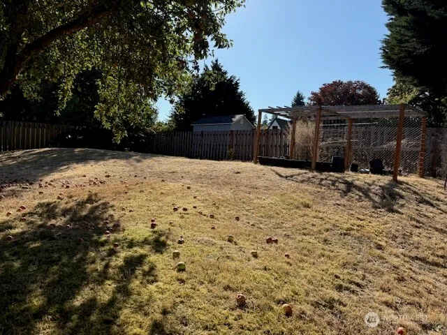 $585,000 | 18609 8th Avenue South, Des Moines, WA 98148