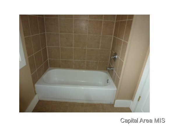 1533 East Watch Avenue Springfield, IL 62702 - Photo 11 of 14 Gallery Image 11