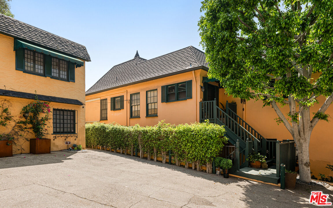 1954 Hillcrest Road, Unit 8 Los Angeles, CA 90068 - Photo 22 of 24