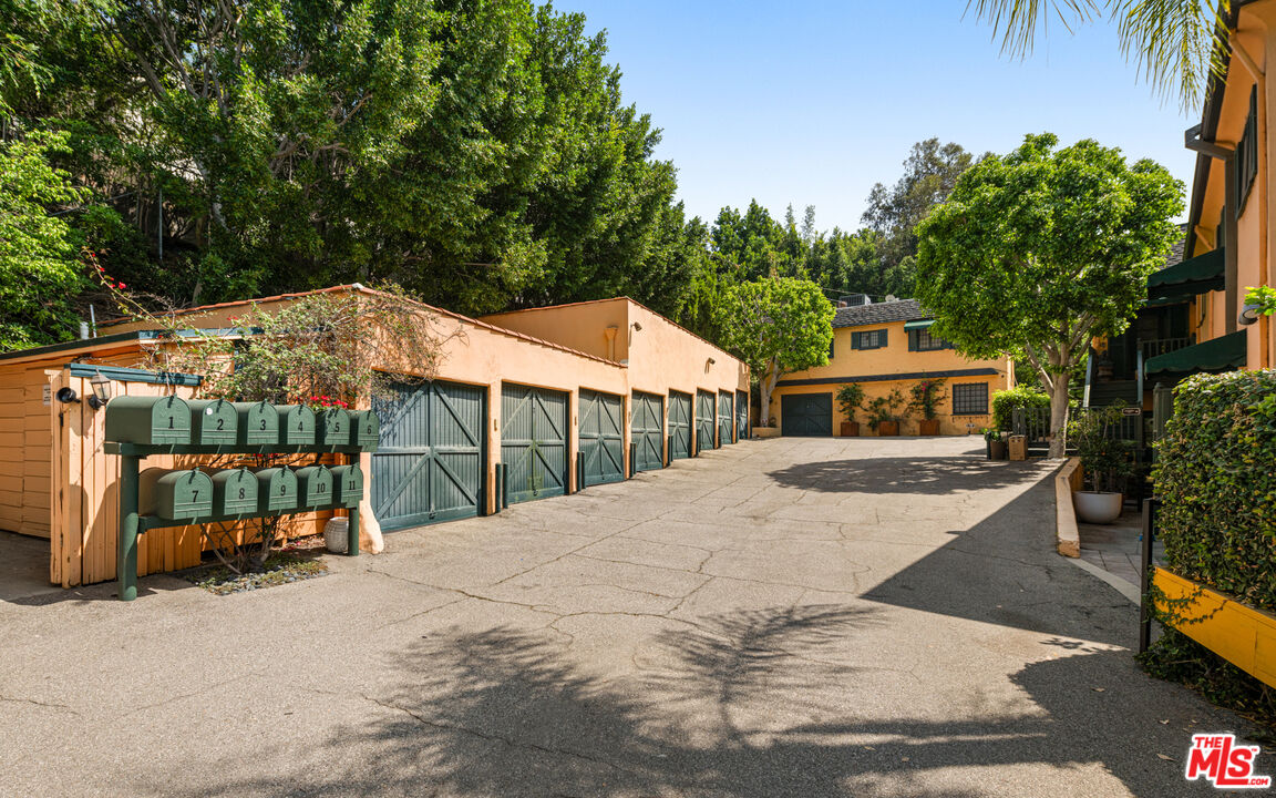 1954 Hillcrest Road, Unit 8 Los Angeles, CA 90068 - Photo 23 of 24