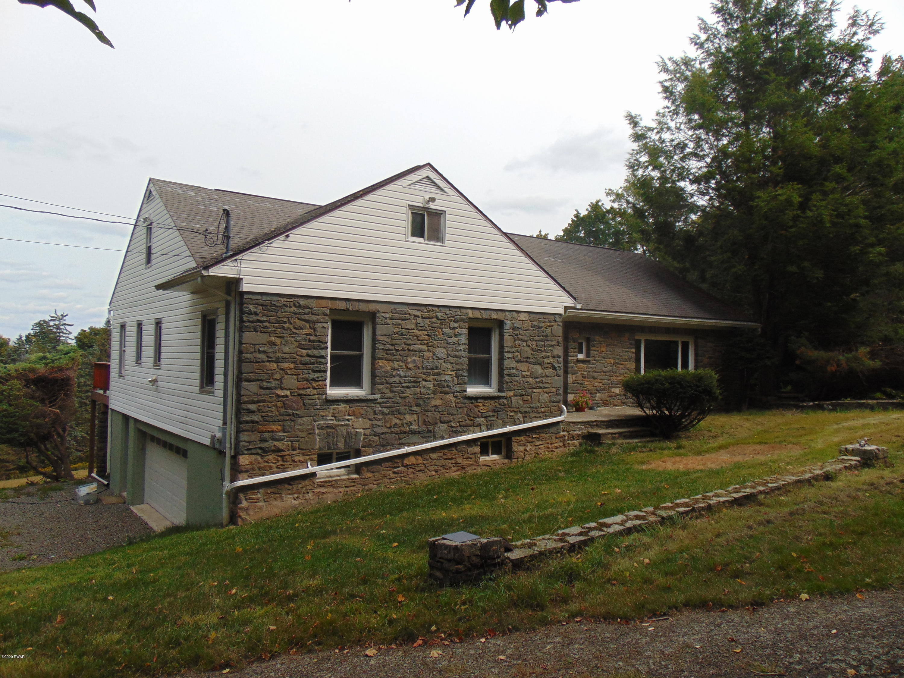 158 Hazelton Road Newfoundland, PA 18445 - Photo 3 of 31 DSC01168
