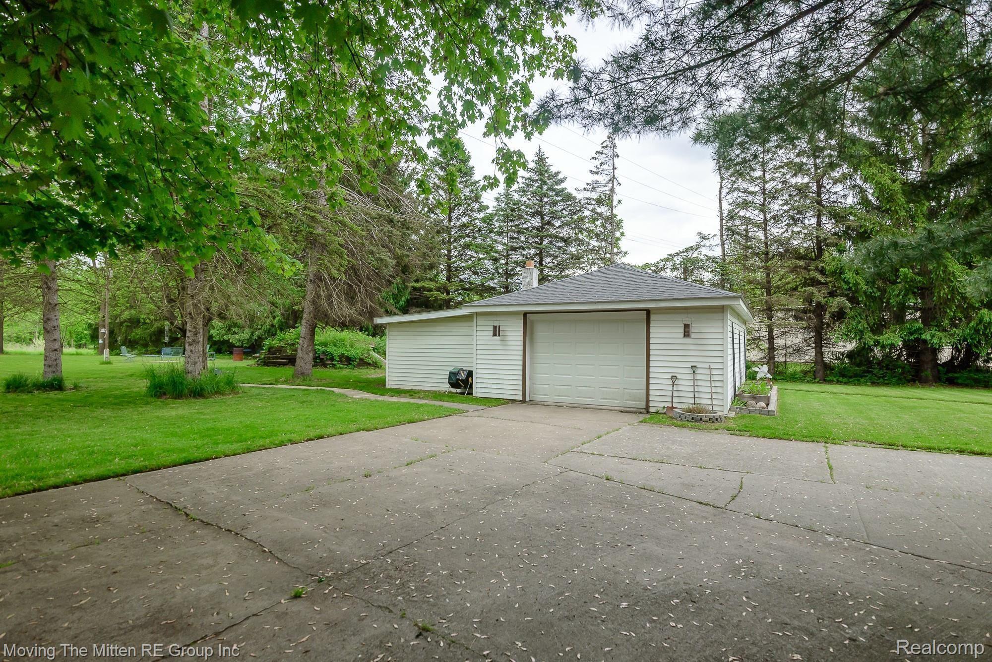 841 Savage Road Belleville, MI 48111 - Photo 9 of 49 7.jpg