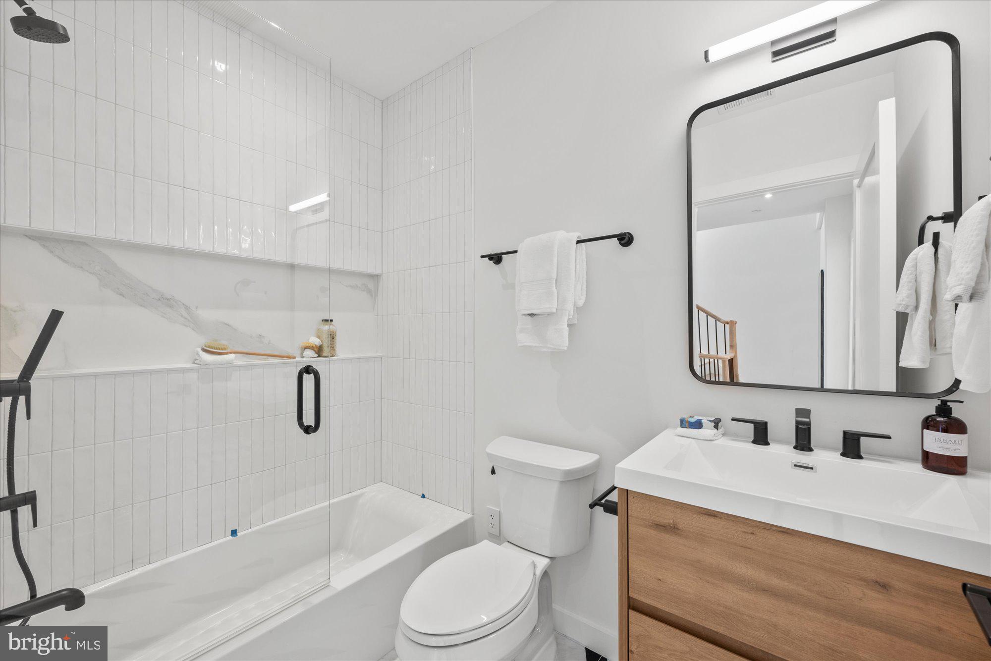1319 R Street Northwest, Unit 2101 Washington, DC 20009 - Photo 32 of 37 Hall Bath