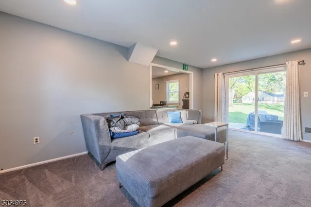 $330,000 | 908 Maple Drive, Stewartsville, NJ 08886