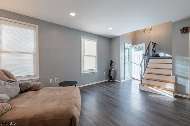 $330,000 | 908 Maple Drive, Stewartsville, NJ 08886