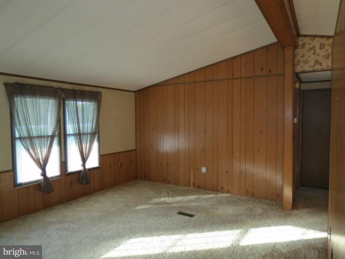 45136 Andover Estates Road Valley Lee, MD 20692 - Photo 8 of 27 Living Room